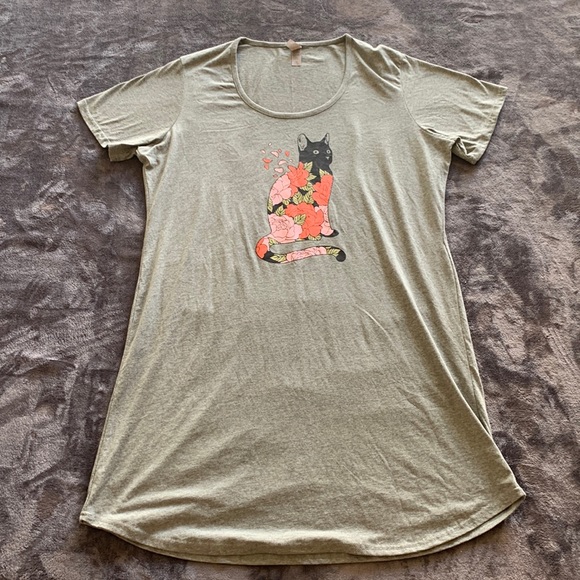 Instant Message Other - Nightgown